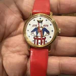 Working‎ VTG 1976 ENDURA BICENTENNIAL Swiss Gold Tone Manual Wind Red 30MM Fit 7